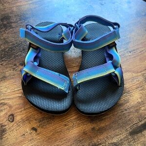 Girls teva sandals blue purple